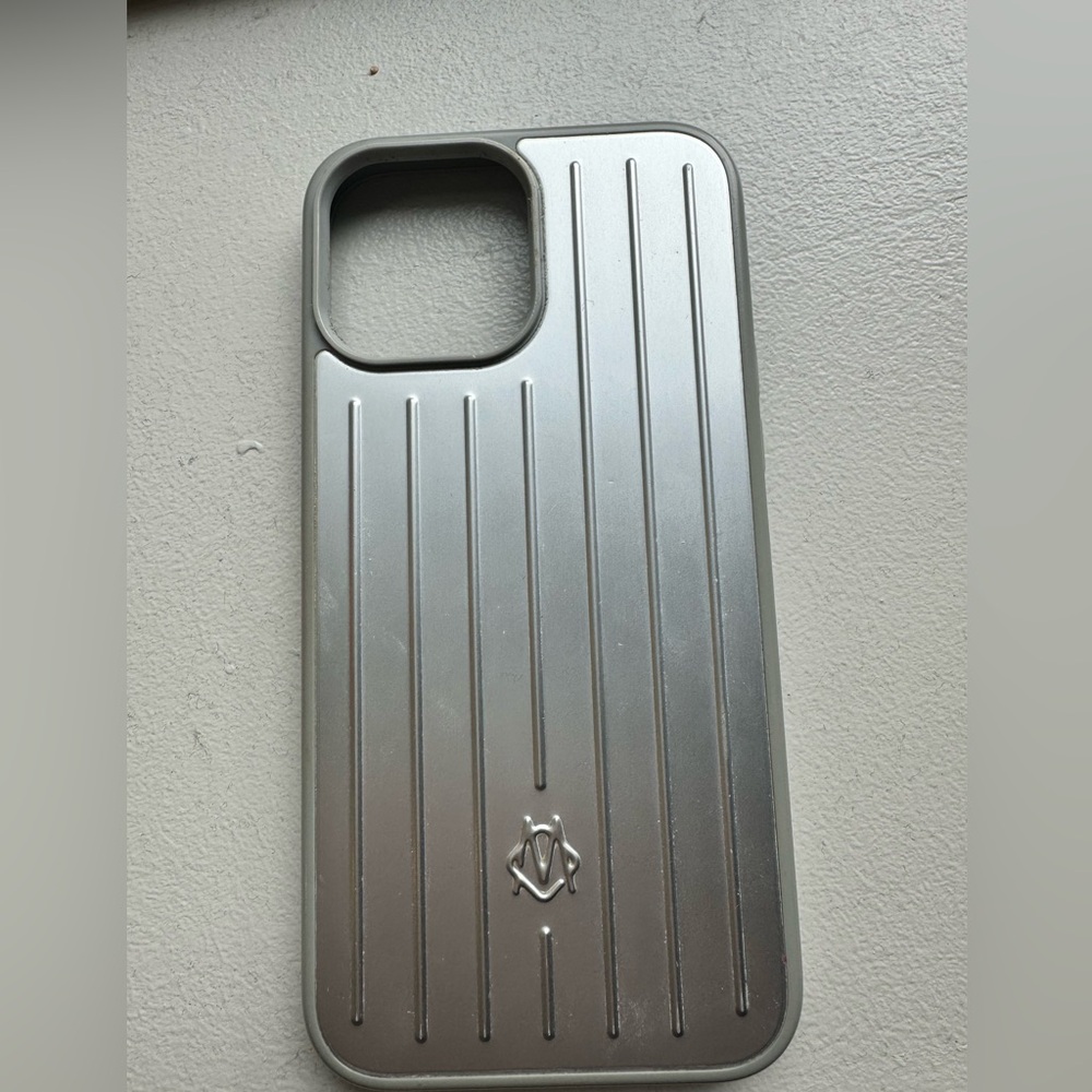 Rimowa 13 Pro Max Case